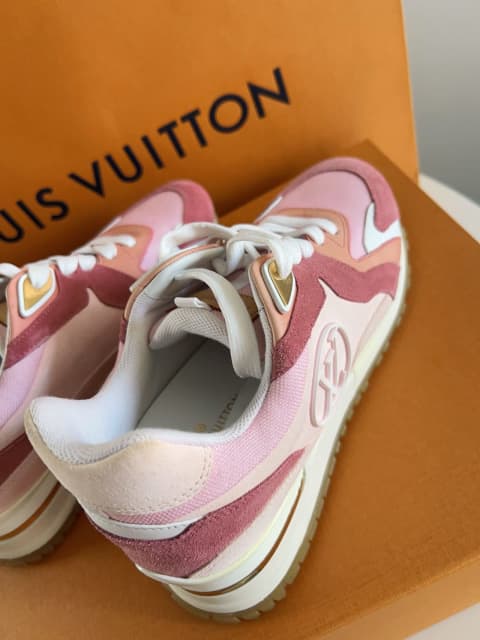 Run away leather trainers Louis Vuitton Pink size 37 EU in Leather