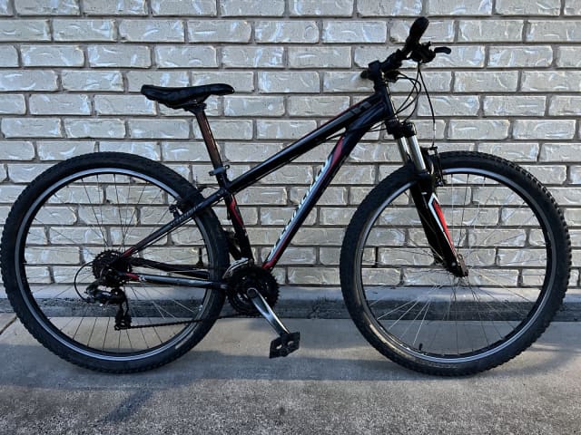 Specialized hardrock xs 13 hot sale