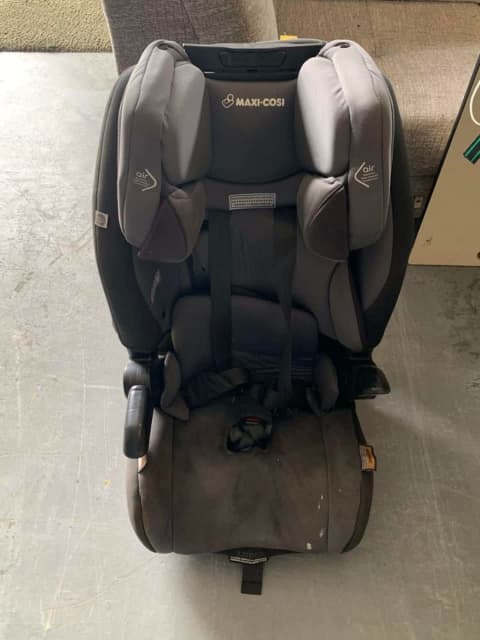 Maxi cosi luna harnessed hotsell car seat