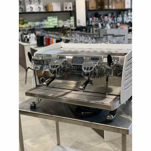 Nuova Simonelli Immaculate 2 Group Late model black Eagle Coffee