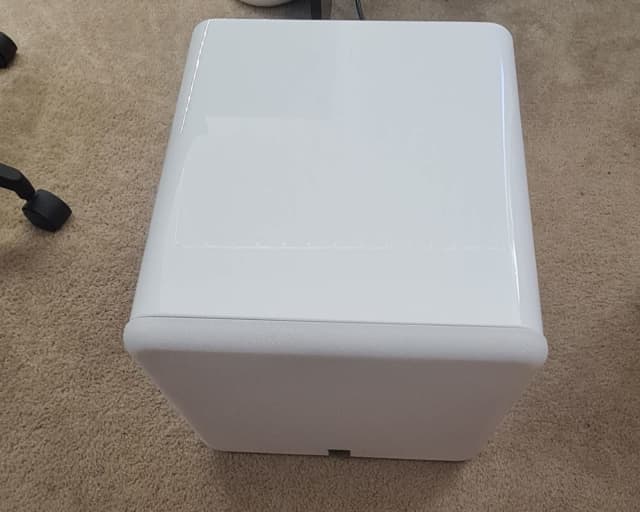 SVS SB1000 Subwoofer in gloss white perfect for home theatre