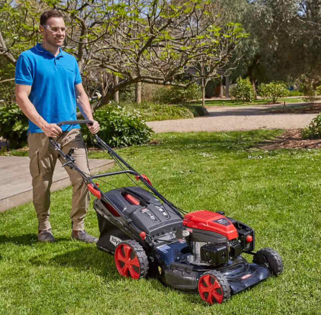 Rover self propelled Endeavor lawn mower 12A-H2R7333, 53cm deck | Lawn ...