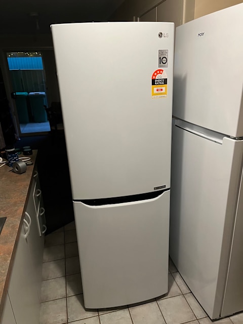 lg 310l bottom mount fridge freezer
