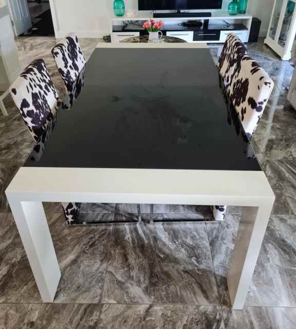 Modern black and white 8 seater dining table Dining Tables in