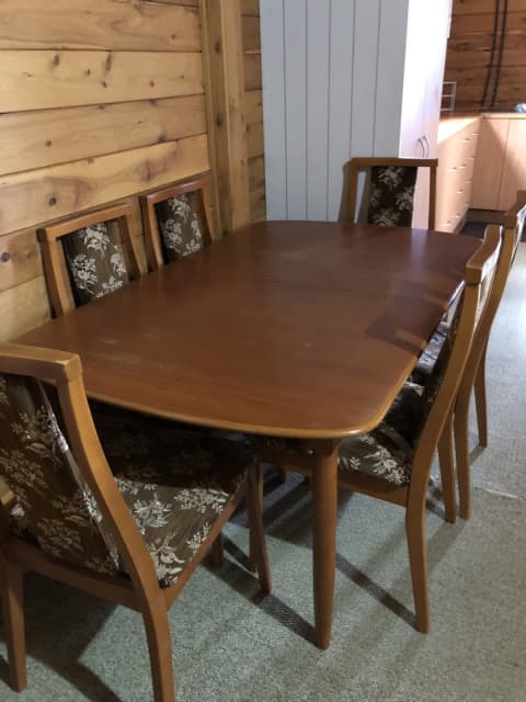 solid oak 6 seater extendable dining table