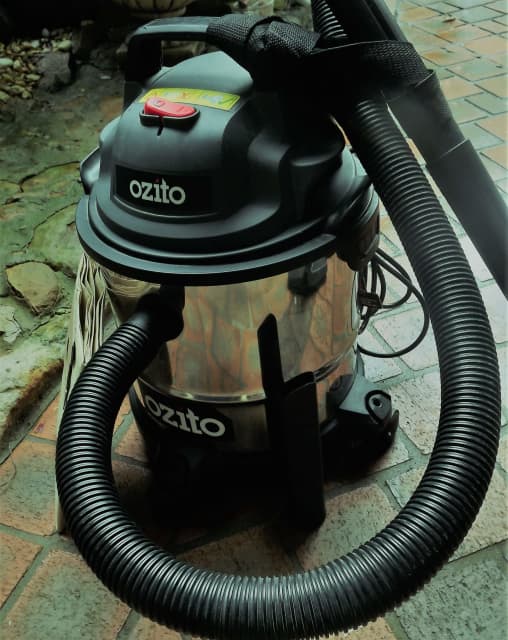 ozito 1250w vacuum