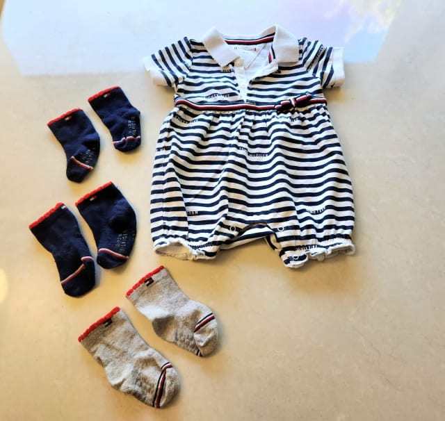 Overlegenhed tårn uafhængigt TOMMY HILFIGER BABY JUMPSUIT ROMPER & 3 PAIR OF TH SOCKS | Baby Clothing |  Gumtree Australia West Torrens Area - West Beach | 1309425148