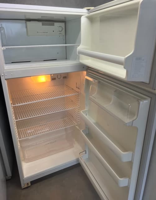 Warranty 500L Kelvinator Huge Fridge Freezer H1670 W790 D720 good work