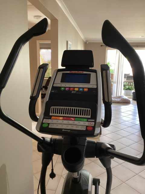 nordictrack elite 11.0 cross trainer