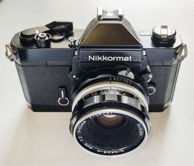 Vintage Nikon Nikkormat FT2 35mm SLR Camera Nikkor H 50mm/f2 Lens Non