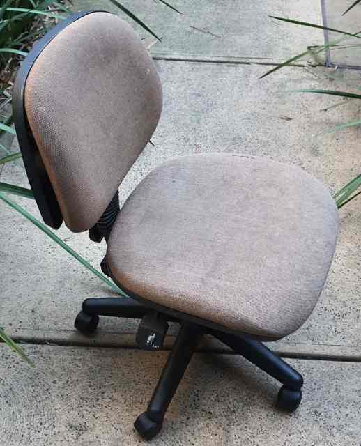 Office chairs with wheels, adjustable backrest, stain, Deliver 4 extra