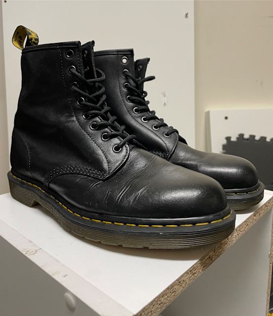 dr martens boots mens size 8
