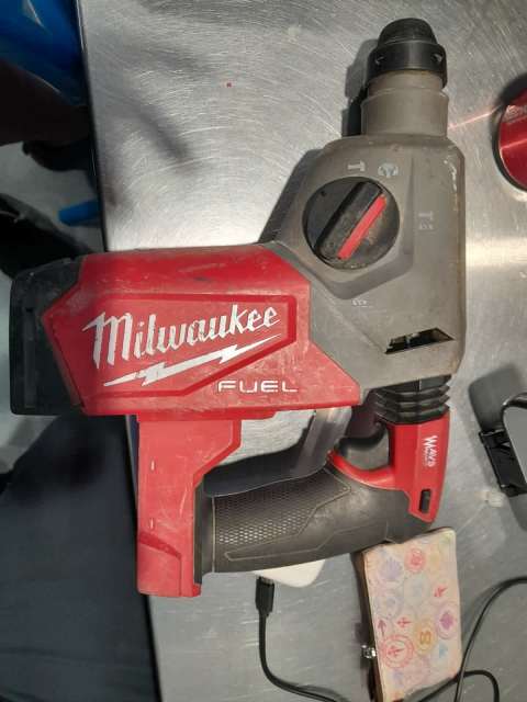 MILWAUKEE M18 FUEL ROTARY HAMMER, Power Tools