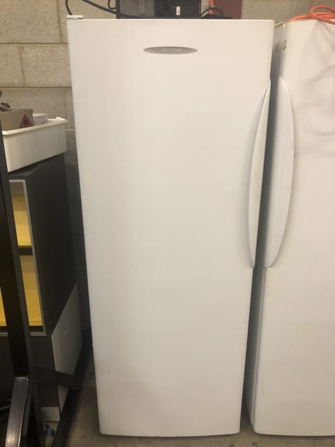 large capacity upright frost free freezer