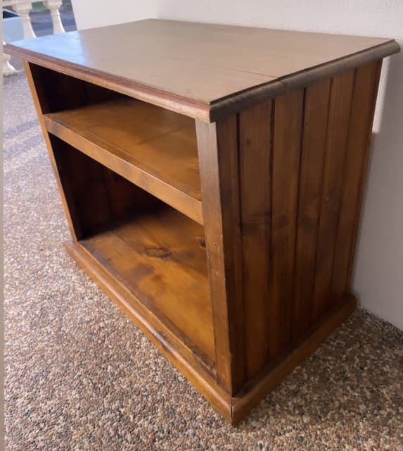 Solid wood tv entertainment unit / book shelf/ fish tank stand