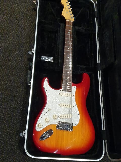 left handed fender deluxe stratocaster