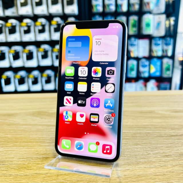 IPHONE 11 PRO 256GB WHITE PERFECT CONDITION RECEIPT&WARRANTY iPhone in Brisbane City QLD