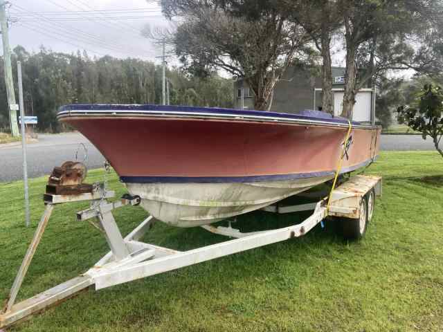 Haines Hunter V19C 5.5 m hull | Motorboats & Powerboats | Gumtree ...