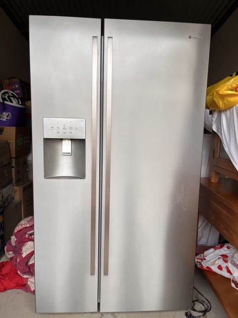 westinghouse 680l fridge