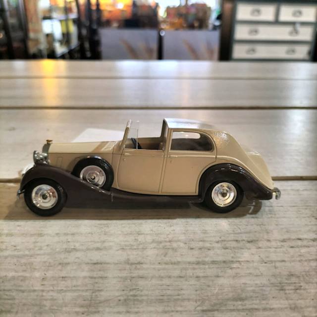 Diecast collectable Solido Rolls Royce Phantom III car. Collectables