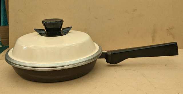 Bessemer Margaret Fulton 20cm nonstick frypan great condition - Pots ...