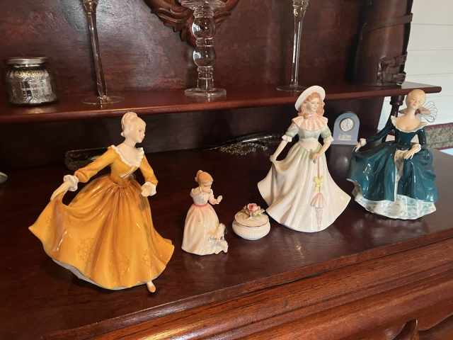 Royal Dalton Figurines - Collectables in Georgetown NSW | Gumtree Australia