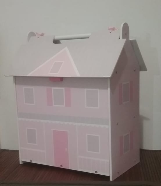 Dolls House With Dolls & Furnature,Minature Wooden Dolls & Doll House