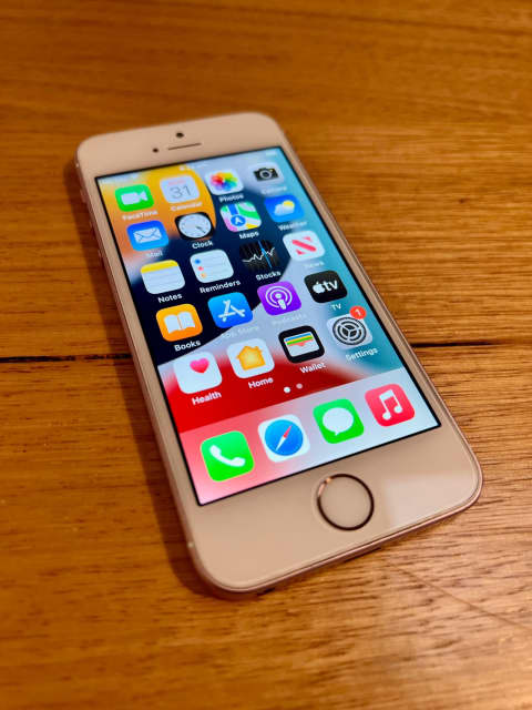 APPLE IPHONE SE ROSE GOLD 32GB MOBILE | iPhone | Gumtree