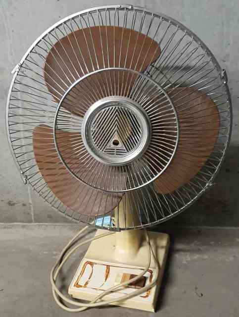 CHEAP Vintage 40cm Desk fan, working, Carlton pickup - Air Conditioning ...