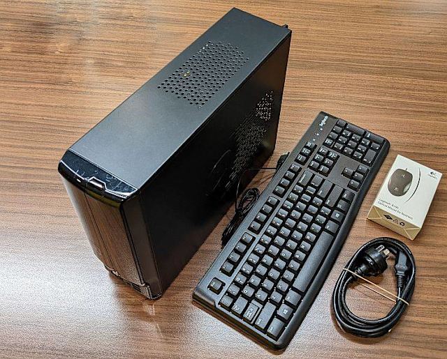 eMachines Small Form Factor Desktop PC w/ Brand New Keyboard & Mouse