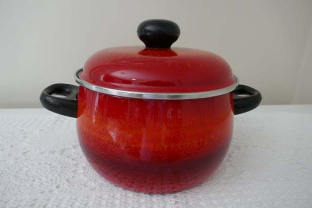 Vintage enamel, quite heavy stock pot, saucepan. Mid Century | Pots ...