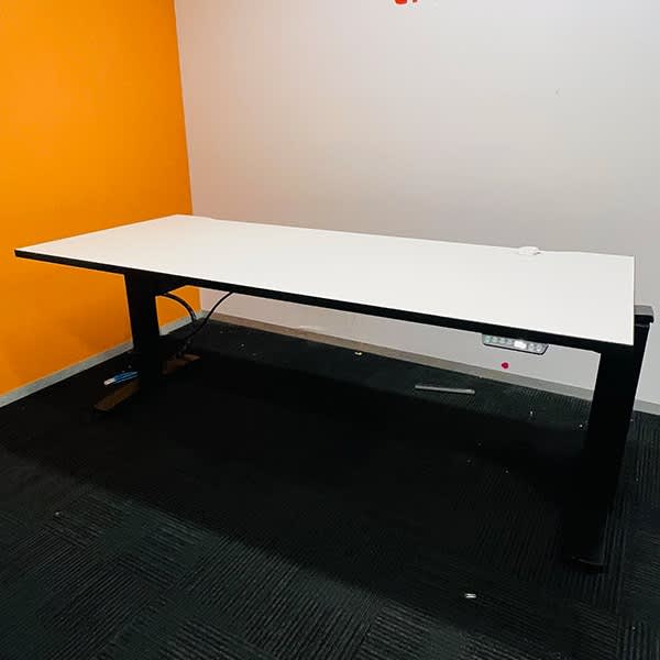 Our Price 450 RRP 1400! Sit stand desk electric Stand up desk Desks