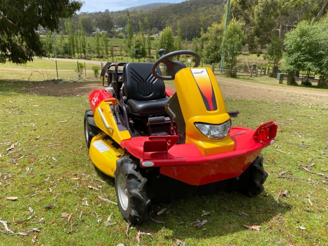 Razorback mower hot sale