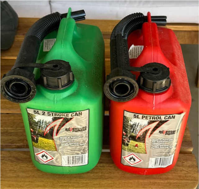 5L Adventure red & green fuel can and pourer Oil, Coolant & Liquids