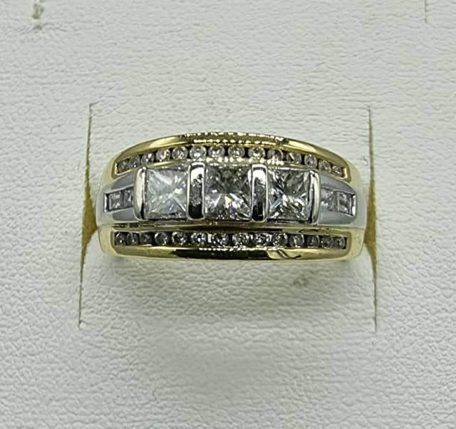 18ct Yellow Gold Princess Cut Brillant Cut Diamond Dress Band Women's