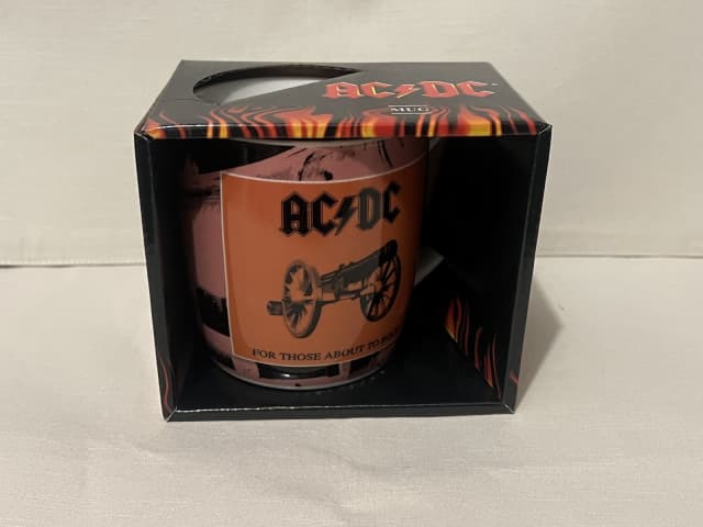 NEW AC/DC AC DC COFFEE/TEA MUG GIFT BOXED | Collectables | Gumtree ...