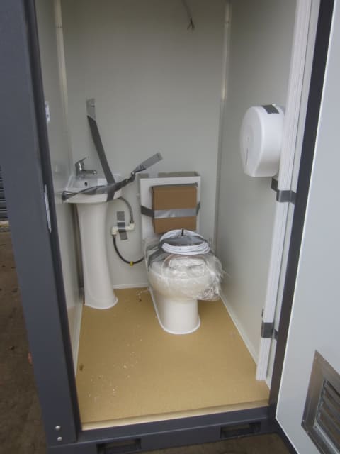 NEW TRANSPORTABLE SINGLE TOILET & BATHROOM BLOCK. SELF CONTAINED UNIT ...