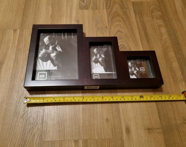 DoubleSided Glass Fronted Photo/Picture Frame. Dimensions in photos