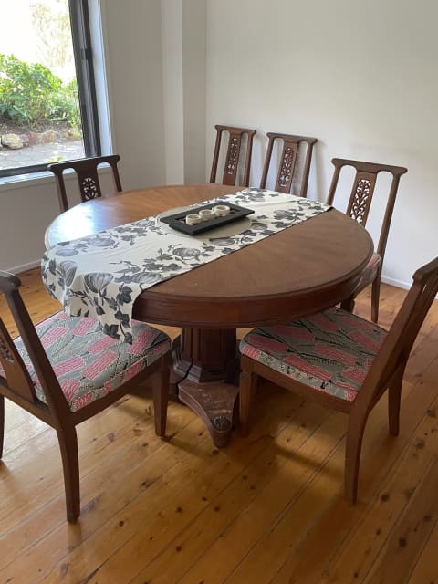 used dining room table and 6 chairs