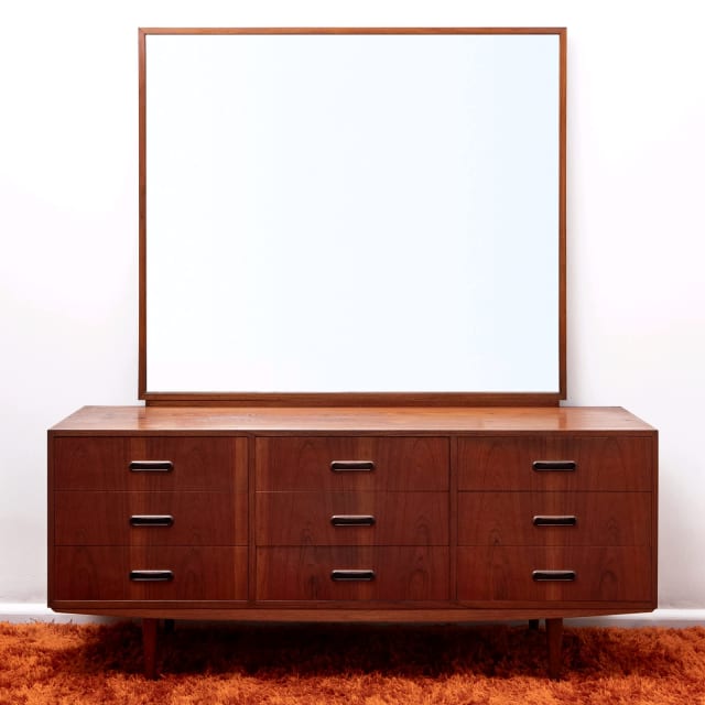 MidCentury Modern Dresser Draws with Detachable Mirror Dressers