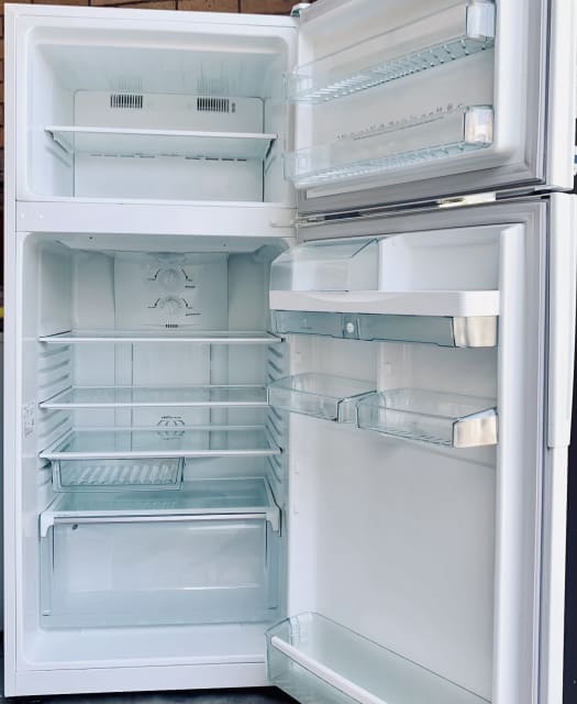 Large Westinghouse fridge freezer 420L / free delivery Fridges