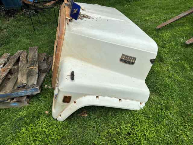 Ford lnt Louisville bonnet | Truck Parts | Gumtree Australia Baw Baw ...