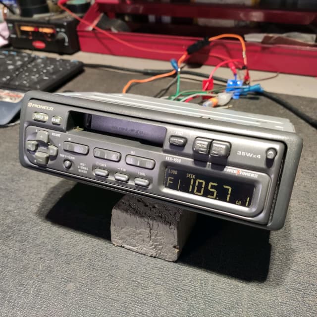 Pioneer cassette tape car radio DEH1550 Audio, GPS & Car Alarms