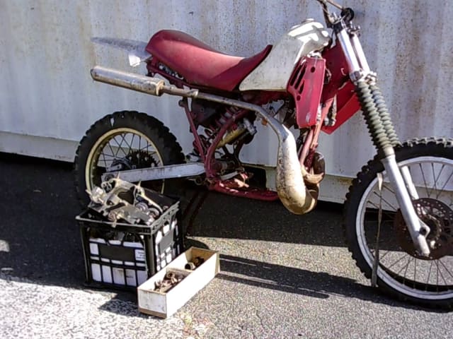 1985 YZ250 N parts wrecking YZ250 rolling chassis complete engine ...