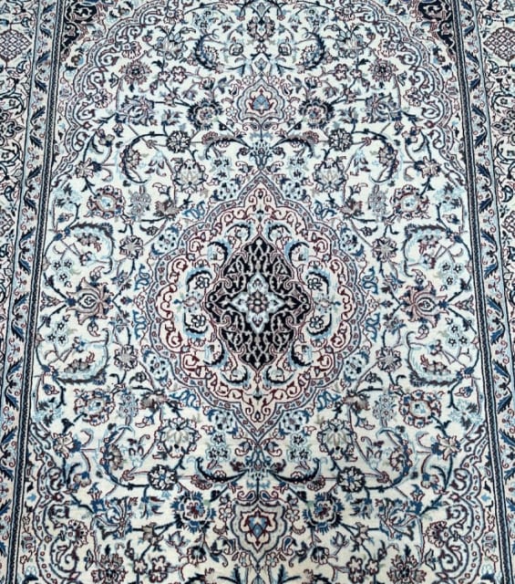 Full room size wool and silk handmade Persian Nain rug 2.9x2m Rugs