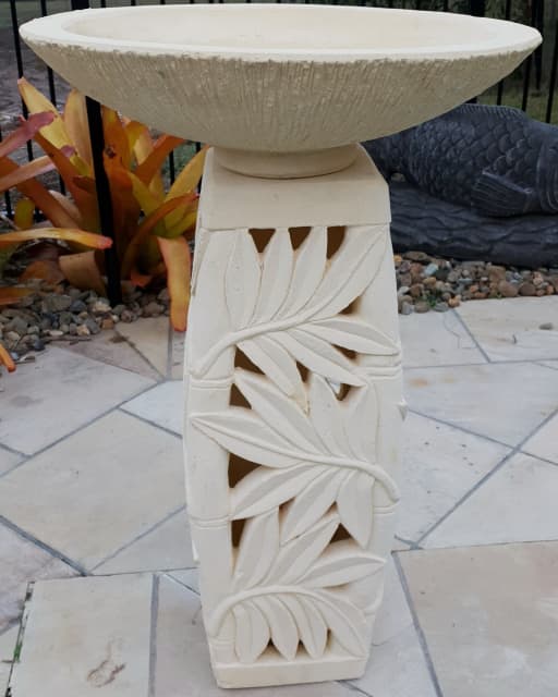 Garden Bird Bath Planter Stand Fern Design Pots & Garden Beds