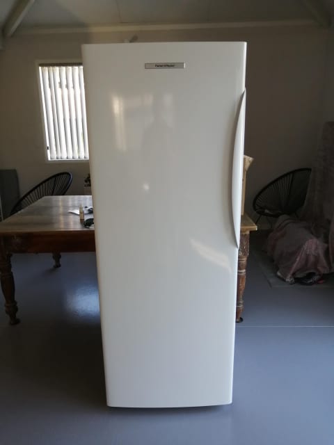 fisher and paykel freezer e388lw