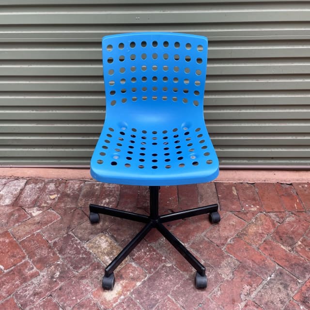 IKEA SPORREN Plastic Office Chair / Desk Chair Blue Office Chairs