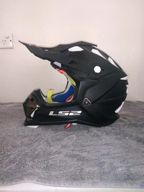 dirt bike helmets gumtree
