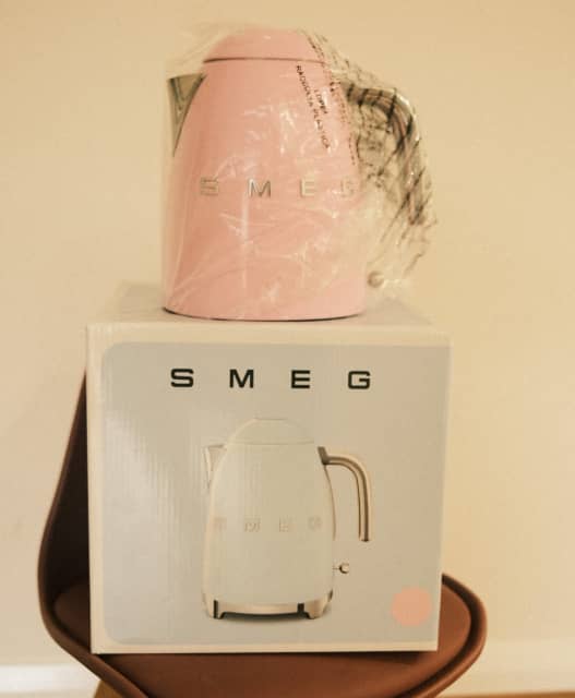 NEW UNOPENED! SMEG 50S RETRO STYLE ELECTRIC KETTLE PINK Small